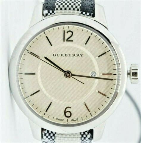 é arriđồng hồ burberry sapphire crystal|burberry vietnam giá.